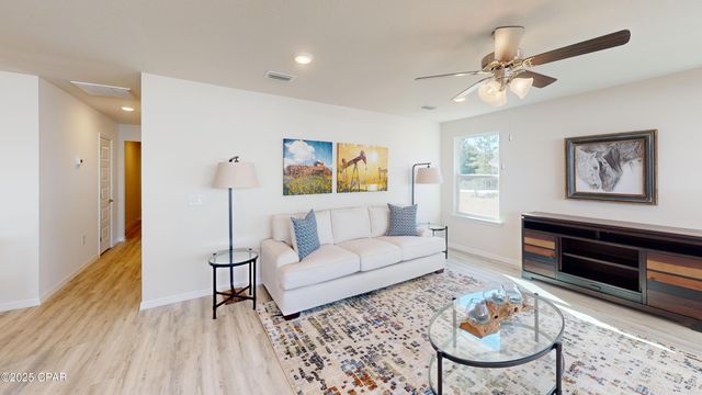 3896 Bricknell Avenue, Chipley, FL 32428