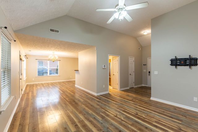 3194 Barretts Ridge Dr, Murfreesboro, TN 37130