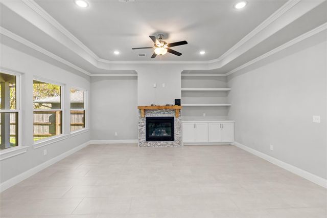 116 Augusta Drive, Huntsville, TX 77340