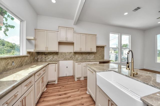 1912 Semmes Street, Houston, TX 77026
