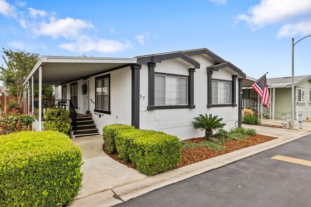 2459 N Oaks Street 37, Tulare, CA 93274