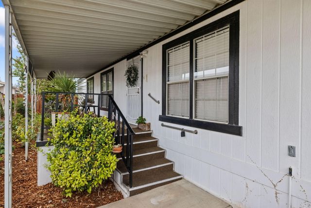 2459 N Oaks Street 37, Tulare, CA 93274