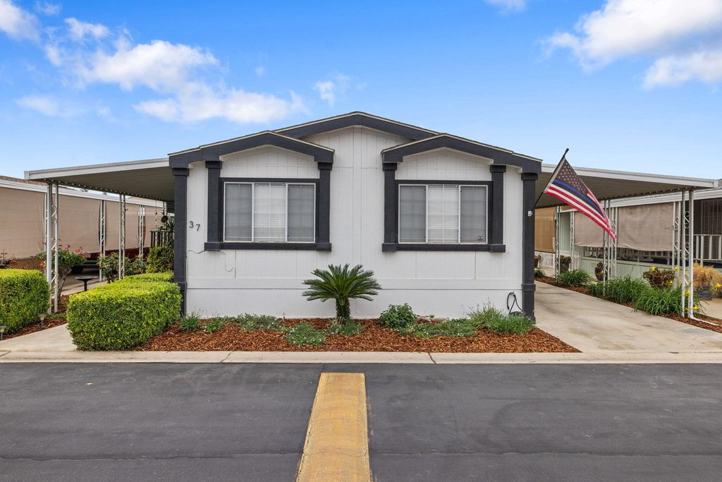 2459 N Oaks Street 37, Tulare, CA 93274