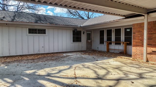 3801 Halifax Court, Arlington, TX 76013