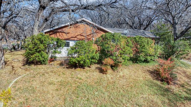 3801 Halifax Court, Arlington, TX 76013