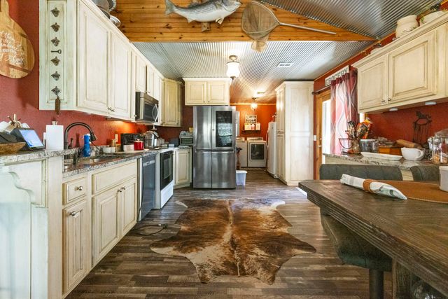 54490 E 328 Road, Jay, OK 74346