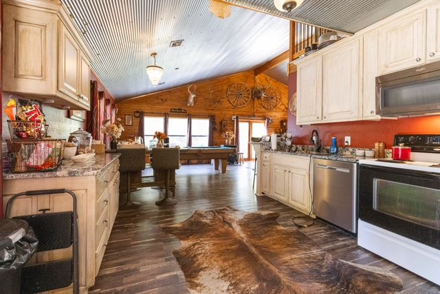 54490 E 328 Road, Jay, OK 74346