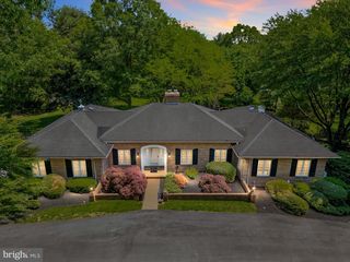 1 RIDGE RUN RD, Chadds Ford, PA 19317