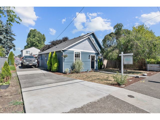 1127 LINN Ave, Oregon City, OR 97045