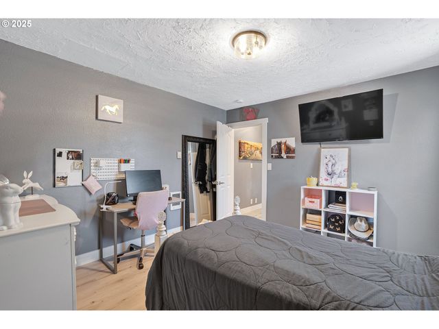 1127 LINN Ave, Oregon City, OR 97045