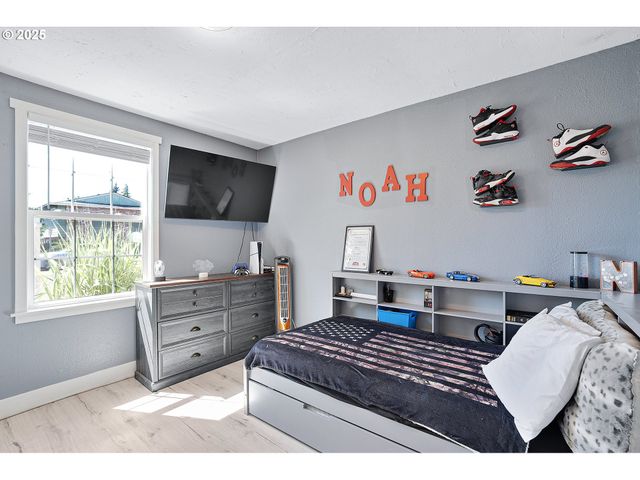 1127 LINN Ave, Oregon City, OR 97045