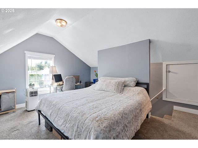 1127 LINN Ave, Oregon City, OR 97045