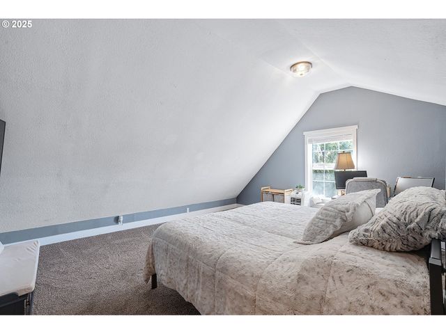 1127 LINN Ave, Oregon City, OR 97045