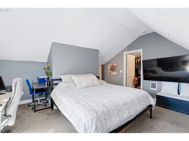 1127 LINN Ave, Oregon City, OR 97045