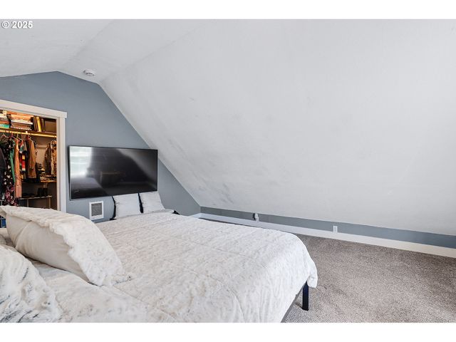 1127 LINN Ave, Oregon City, OR 97045