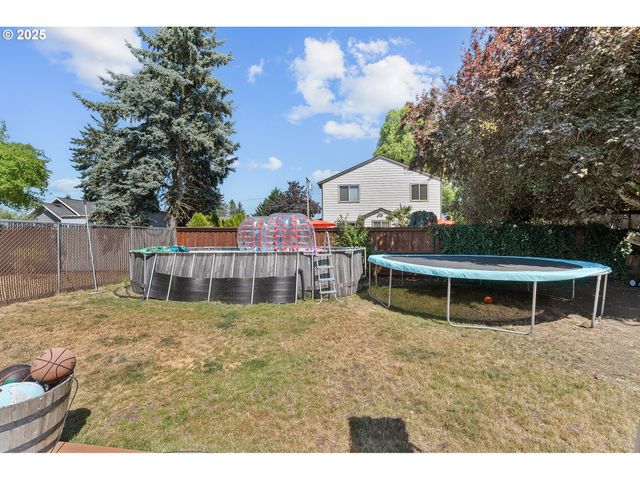 1127 LINN Ave, Oregon City, OR 97045