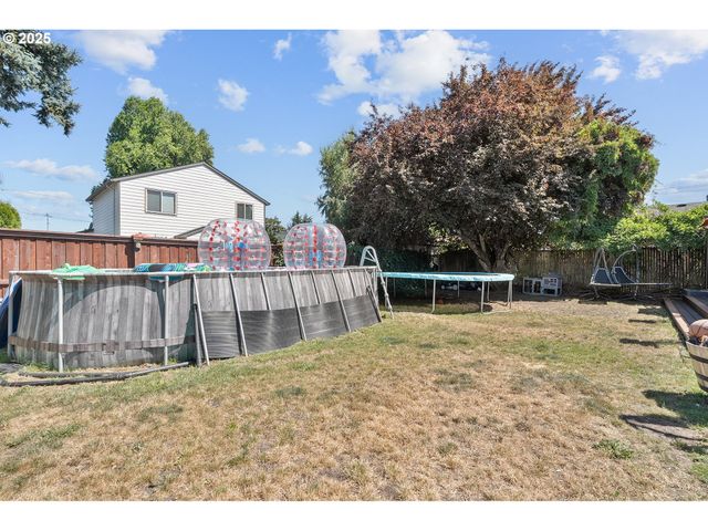 1127 LINN Ave, Oregon City, OR 97045