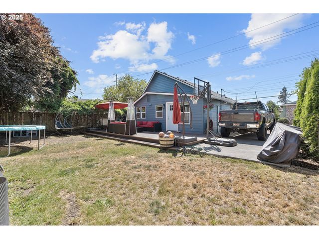 1127 LINN Ave, Oregon City, OR 97045