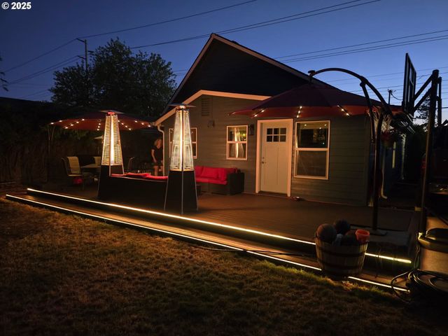 1127 LINN Ave, Oregon City, OR 97045