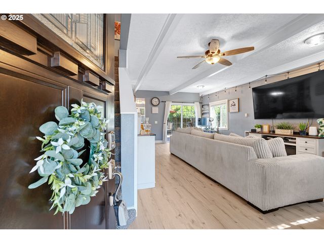 1127 LINN Ave, Oregon City, OR 97045