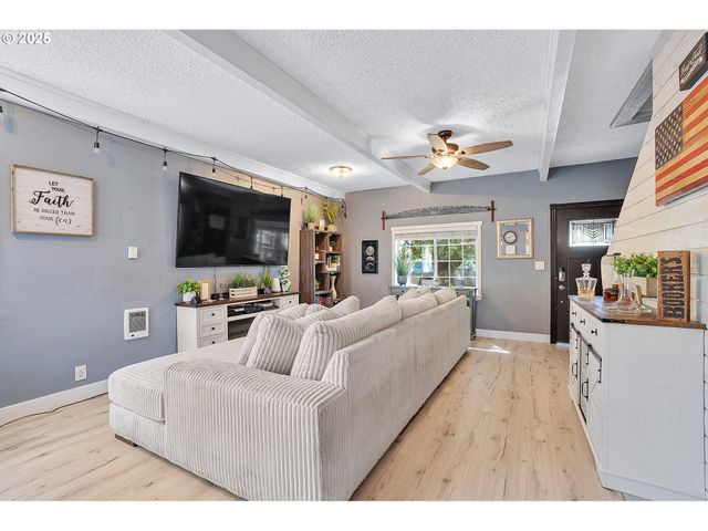 1127 LINN Ave, Oregon City, OR 97045