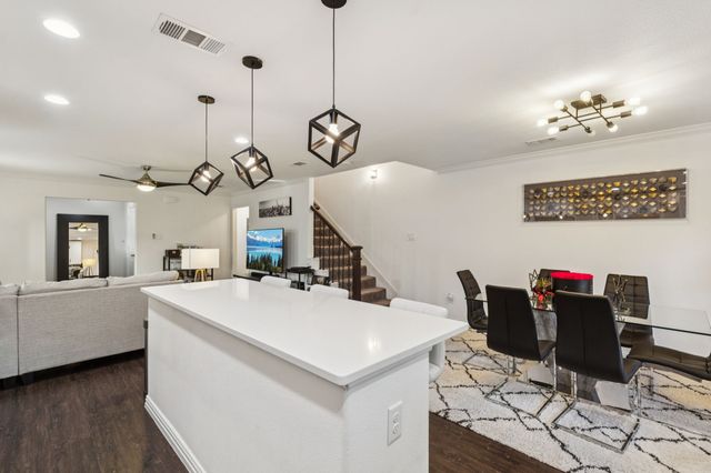 419 Avenue L, Dallas, TX 75203