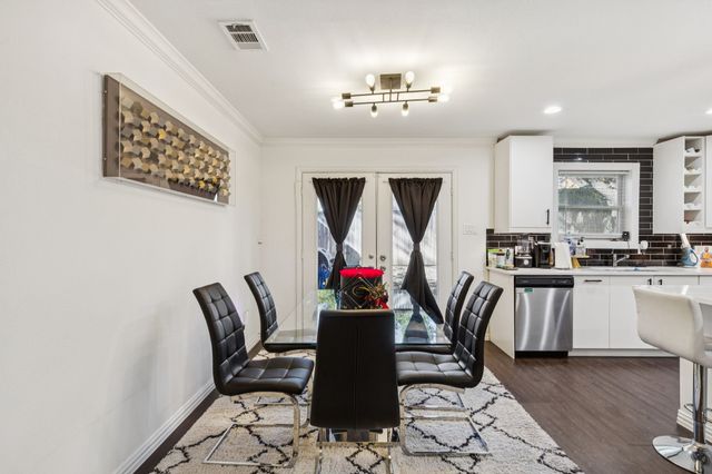 419 Avenue L, Dallas, TX 75203