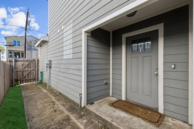 419 Avenue L, Dallas, TX 75203