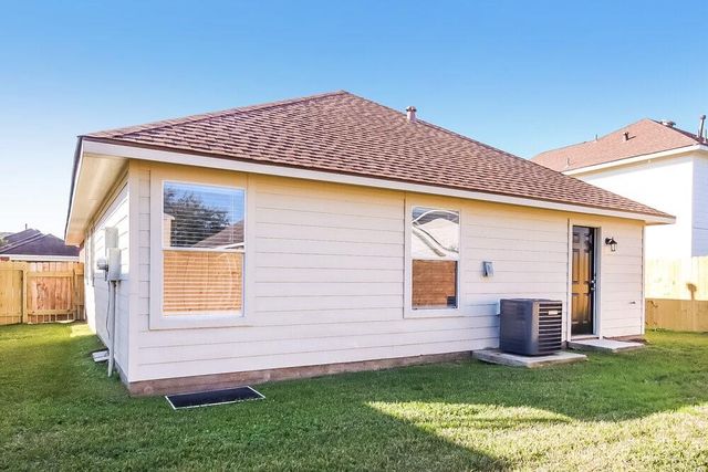 4435 Plumeria Avenue, Baytown, TX 77521