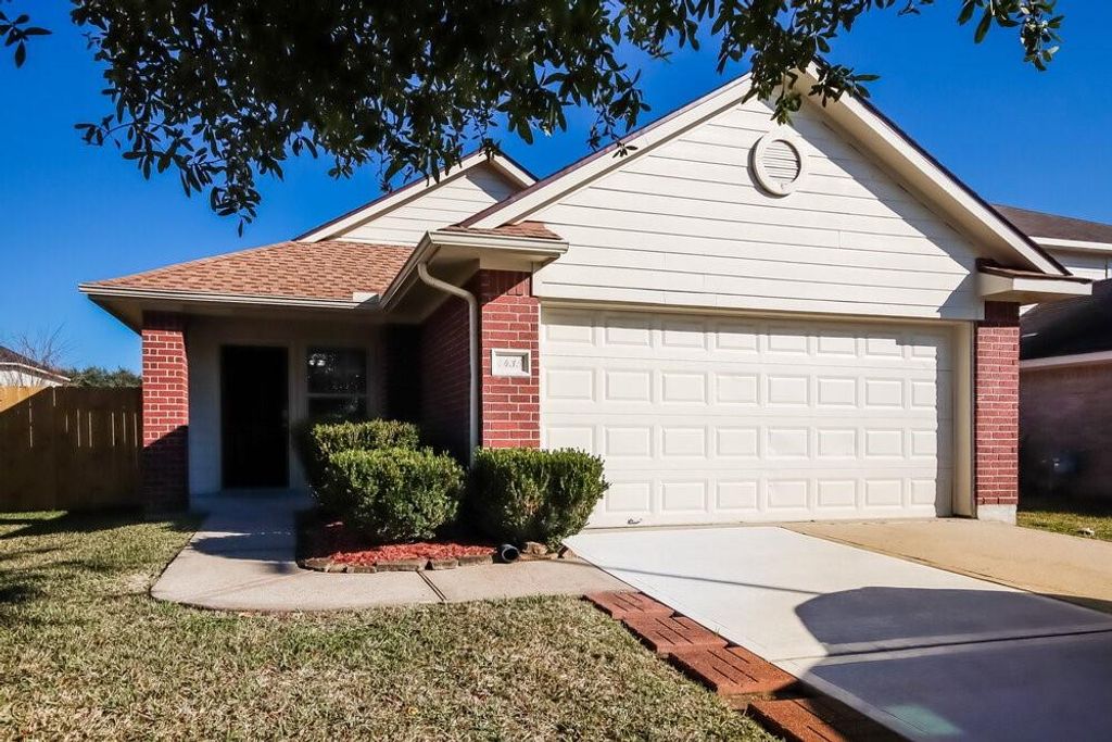 4435 Plumeria Avenue, Baytown, TX 77521