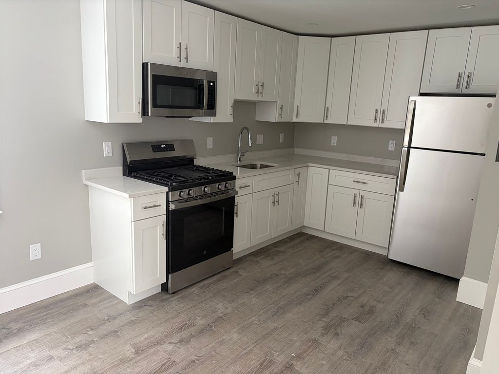 336 Lincoln St 2, Stoughton, MA 02072