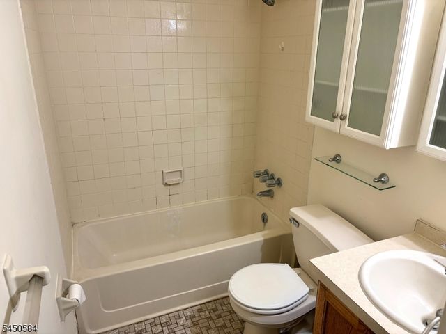 3 Steamboat Dr 9, Vernon Twp., NJ 07462