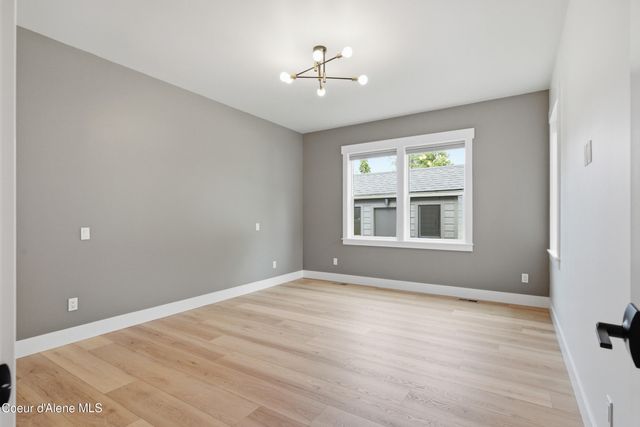 9365 N. Secretariat LN, Hayden, ID 83835