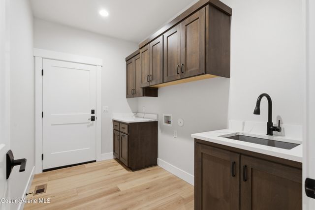 9365 N. Secretariat LN, Hayden, ID 83835