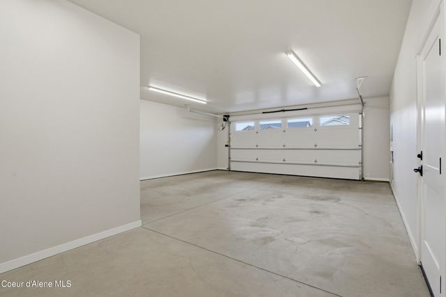 9365 N. Secretariat LN, Hayden, ID 83835