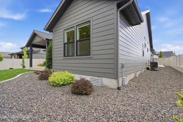 9365 N. Secretariat LN, Hayden, ID 83835