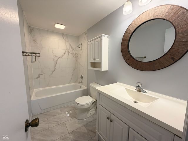 8262 E Rockwood Street, Columbus, IN 47203