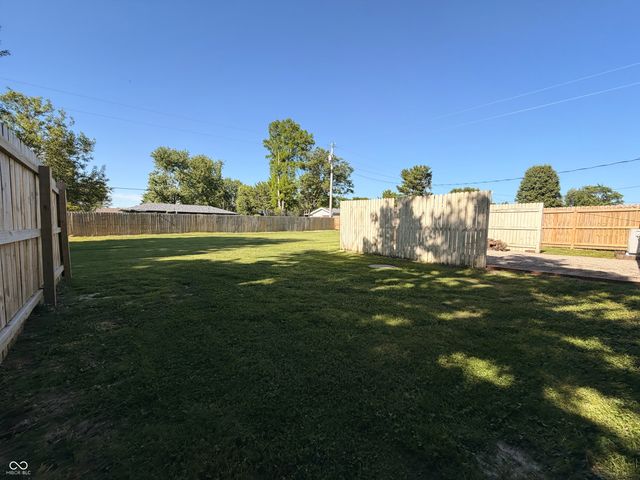8262 E Rockwood Street, Columbus, IN 47203