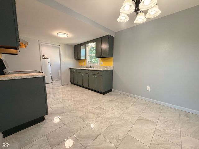 8262 E Rockwood Street, Columbus, IN 47203