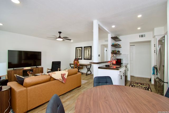 1045 Shook Ave Apt 120, San Antonio, TX 78212