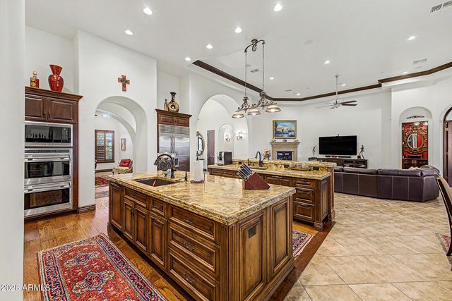 9817 E WINTER SUN Drive, Scottsdale, AZ 85262
