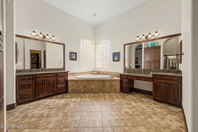 9817 E WINTER SUN Drive, Scottsdale, AZ 85262
