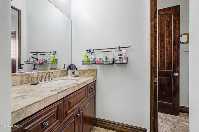 9817 E WINTER SUN Drive, Scottsdale, AZ 85262