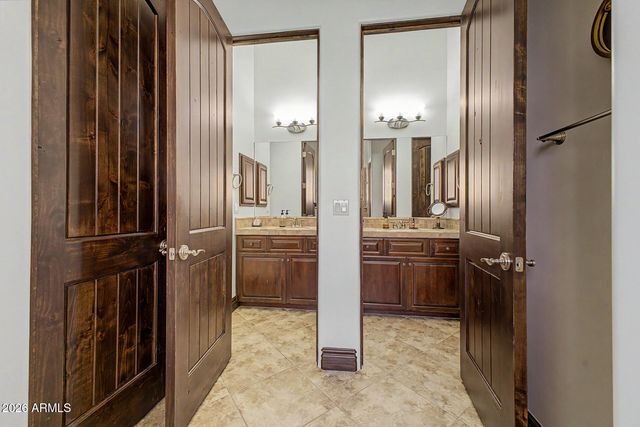 9817 E WINTER SUN Drive, Scottsdale, AZ 85262