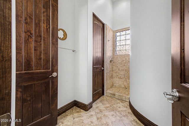 9817 E WINTER SUN Drive, Scottsdale, AZ 85262