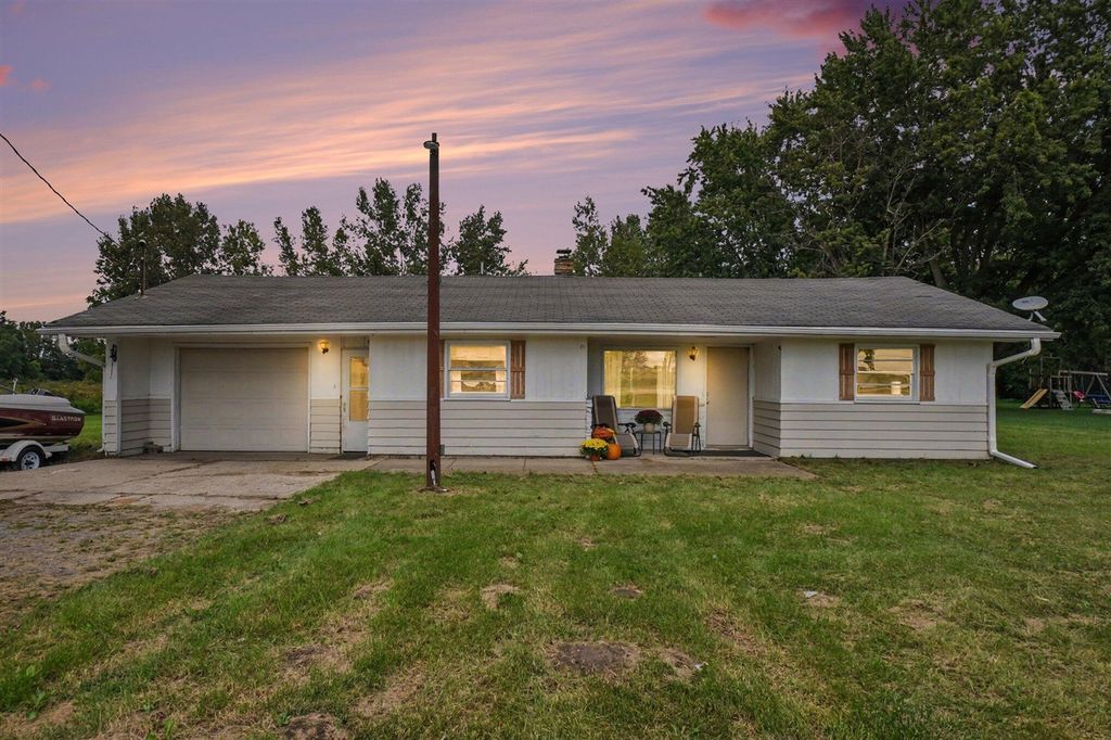 2375 W Us Highway 12, Niles, MI 49120