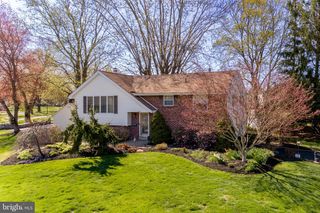 1833 CARRIAGE WAY, Warrington, PA 18976