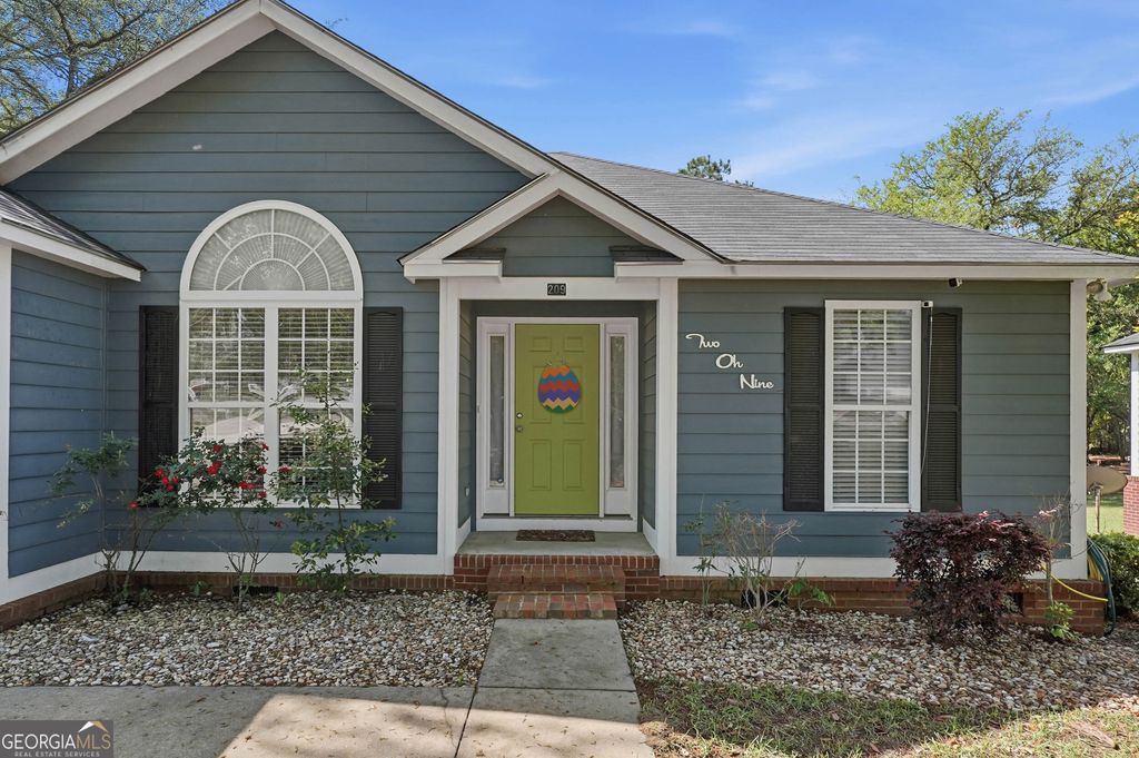 209 Long Pine Drive, Leesburg, GA 31763