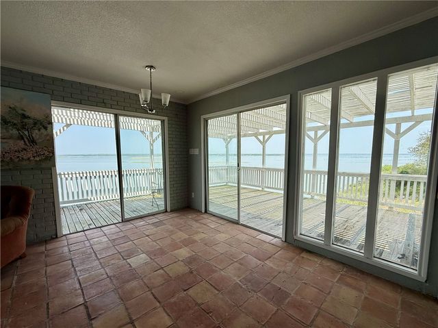 574 S Vista Dr, Sandia, TX 78383