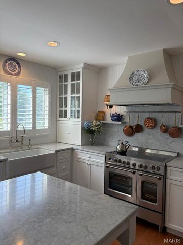 14960 Country Ridge Drive, Chesterfield, MO 63017
